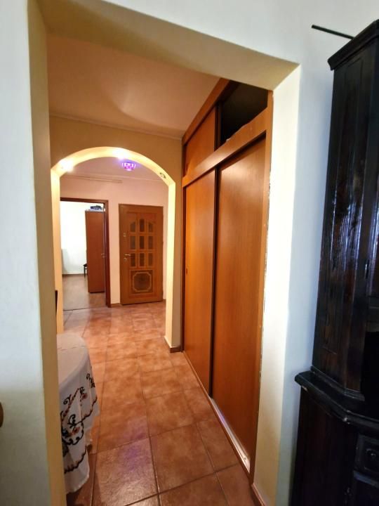 Apartament 3 camere de vânzare –Etaj 2, Micro 12 – fotografia 8 din 11