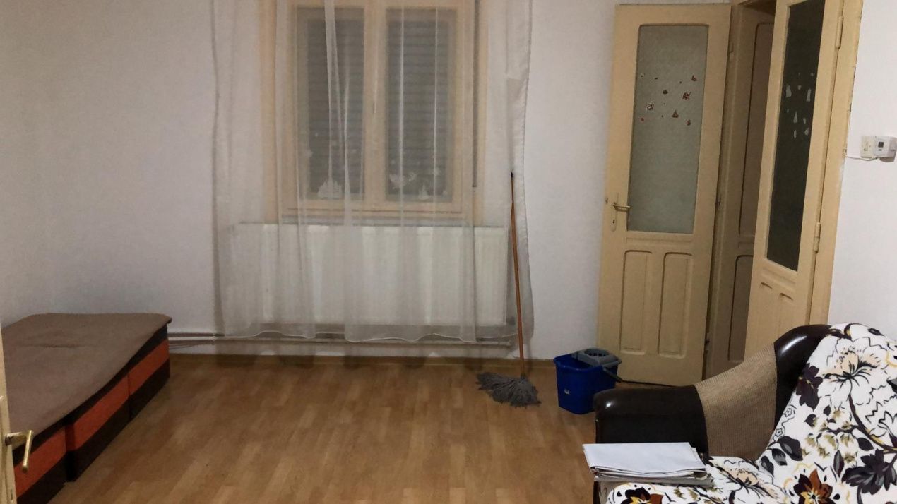 CASA 4 Camere 100mp. Baie Curte INCHIRERE Birouri Cabinete TOLSTOI CENTRU CETATE – fotografia 7 din 12