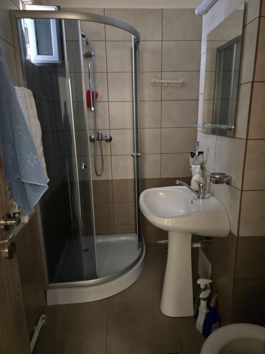 Apartament 4 camere, 3 băi, complet renovat, etaj 2, balcon, sub prețul pieței – fotografia 8 din 9