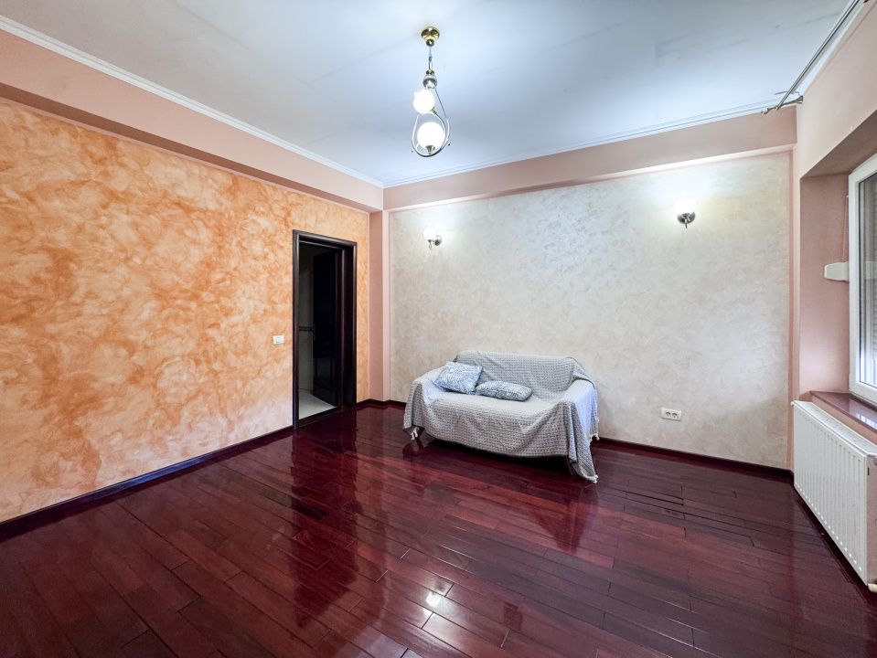 Vilă de închiriat spatioasă | 6 camere | Garaj spatios | Pozitie Centrala – fotografia 8 din 18