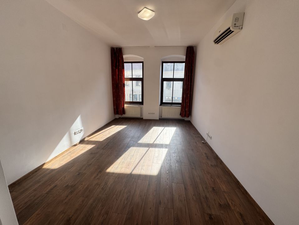 Garsonieră / Birou de închiriat | Centrul Istoric Sibiu | 28 mp – fotografia 2 din 6