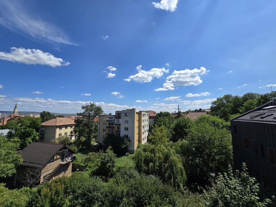 Apartament de lux 4 camere de închiriat – lângă UMF și Casa de Cultură – fotografia 1 din 25