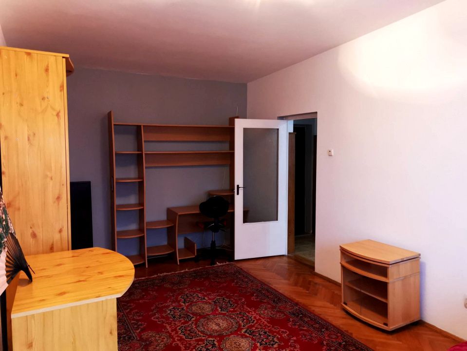 Apartament 2 camere, mobilat și utilat, cu potențial de recompartimentare, Gruia – fotografia 2 din 7
