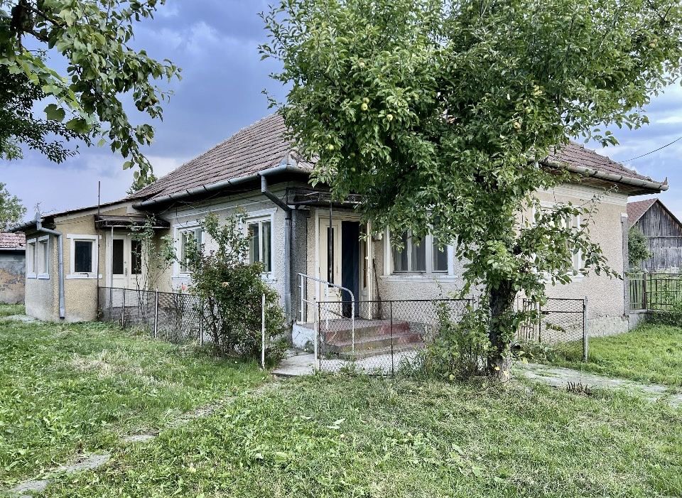 Casă în centrul Bonțida, la 200 m de Castelul Bánffy, teren 1.642 mp – fotografia 3 din 7