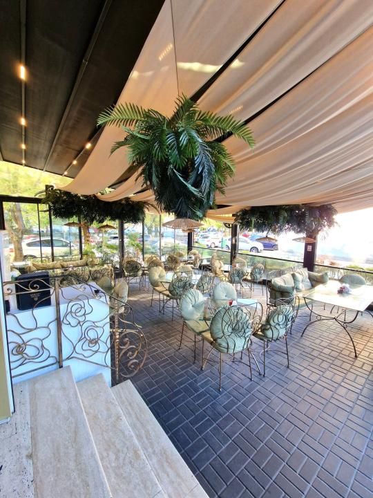 CAFENEA & RESTAURANT BISTRO DE VANZARE –  CENTRUL VECHI TARGOVISTE – fotografia 7 din 11