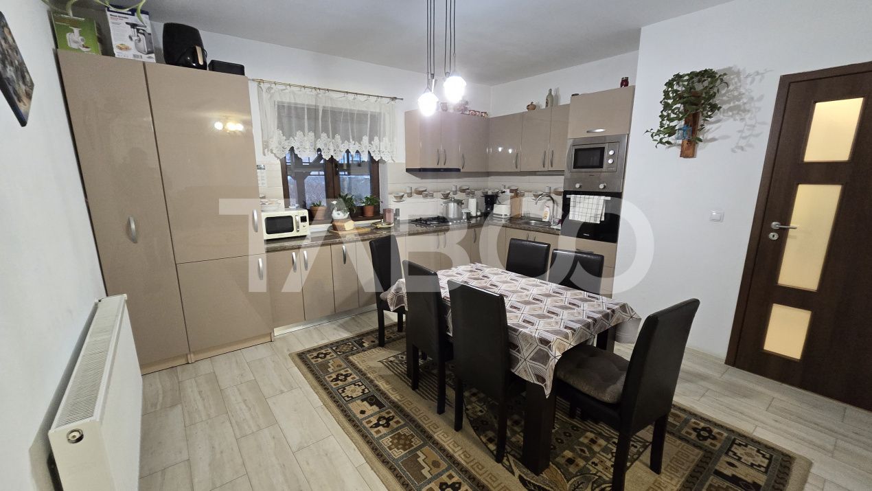 Casa de vanzare in zona Piata Cluj - 5 camere si 477mp de teren – fotografia 9 din 16