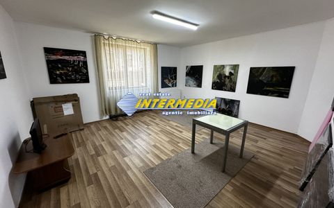Spatiu 90 mp de inchiriat in Centru Alba Iulia zona Finante
