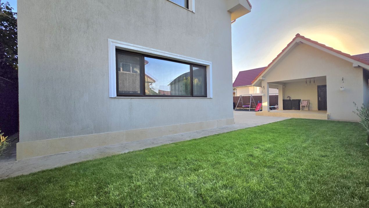 Vilă P+1 spațioasă – Năvodari, zona centrală – fotografia 2 din 29