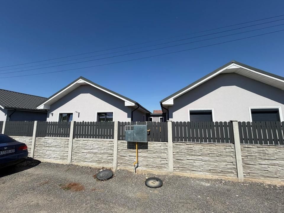 Comision 0 Cumparator | Duplex | Toate utilitatile | Asfalt | Mobilat si utilat – fotografia 1 din 18
