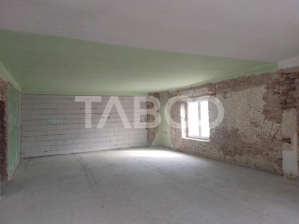 Comision 0% Apartament 63 mpu la curte cu pivnita si gradina Cisnadie – fotografia 2 din 8
