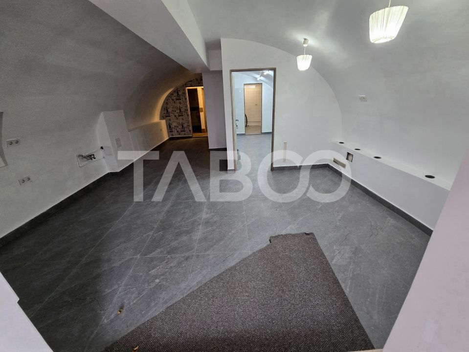 Spatiu comercial de vanzare 55 mp curte parcare zona Central din Sibiu – fotografia 1 din 11