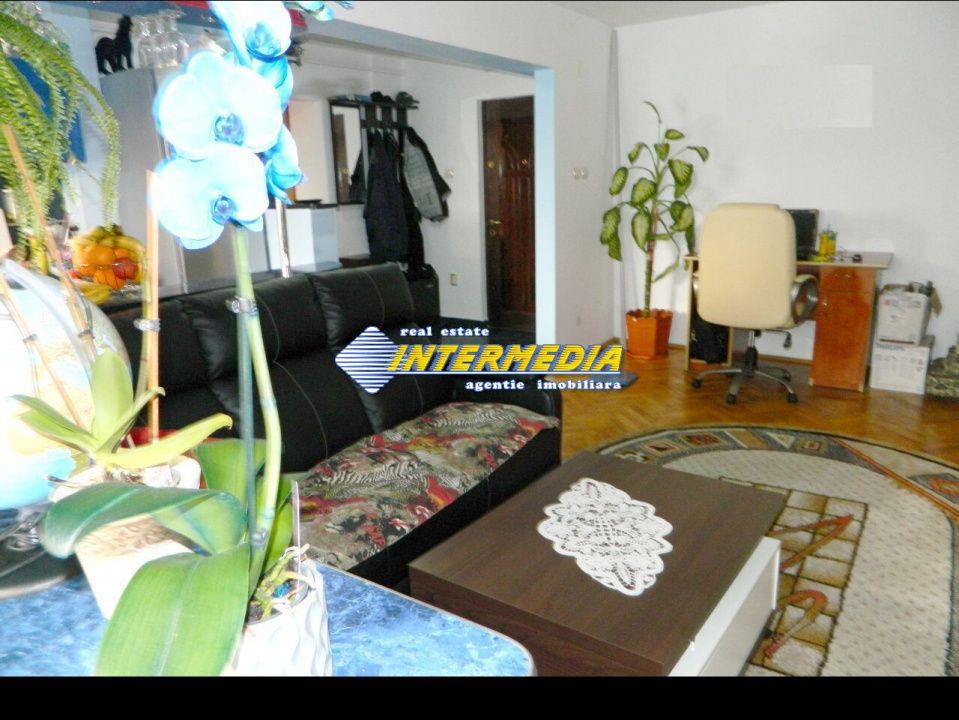 Apartament 2 camere de vanzare Cetate zona Mercur – fotografia 1 din 11