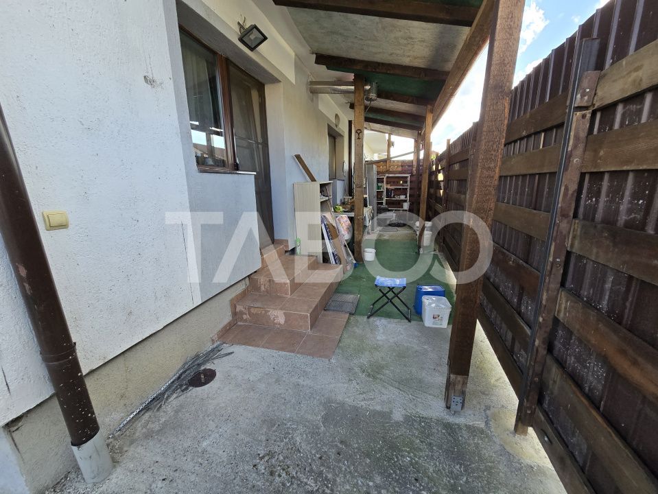Casa de vanzare cu 6 camere 2 parcari curte libera 200 mp in Selimbar – fotografia 24 din 24