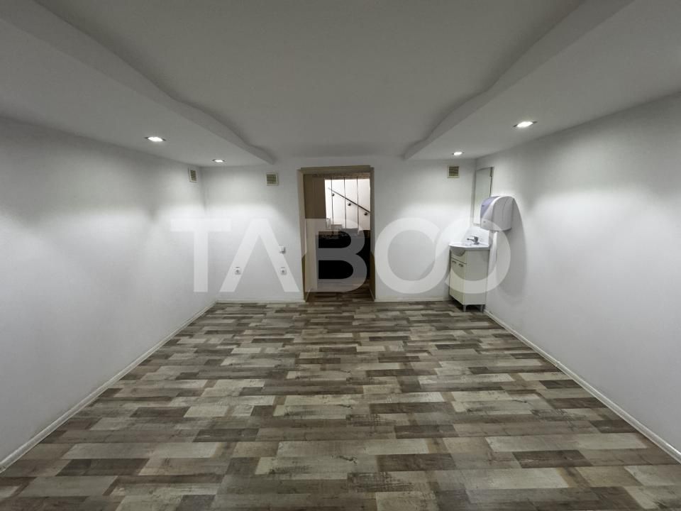 Spatiu comercial de inchiriat cu 4 camere 85 mpu Central Sibiu – fotografia 9 din 12