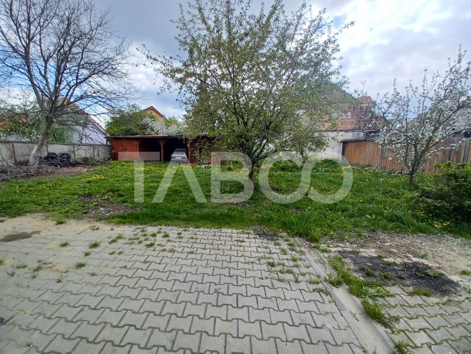 1200 mp teren cu casa individuala de  renovat in zona buna din Sibiu – fotografia 6 din 8