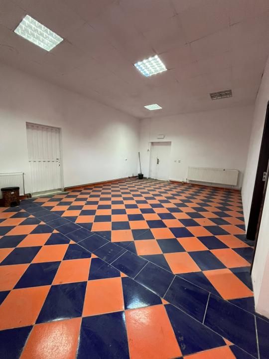 De inchiriat spatiu comercial openspace 300 mp in Gaesti – fotografia 2 din 13