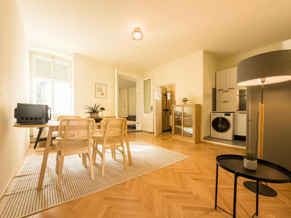 Apartament | 52 MpU | Ultracentral | 3 camere | Ocnei | Etaj 1 – fotografia 1 din 18