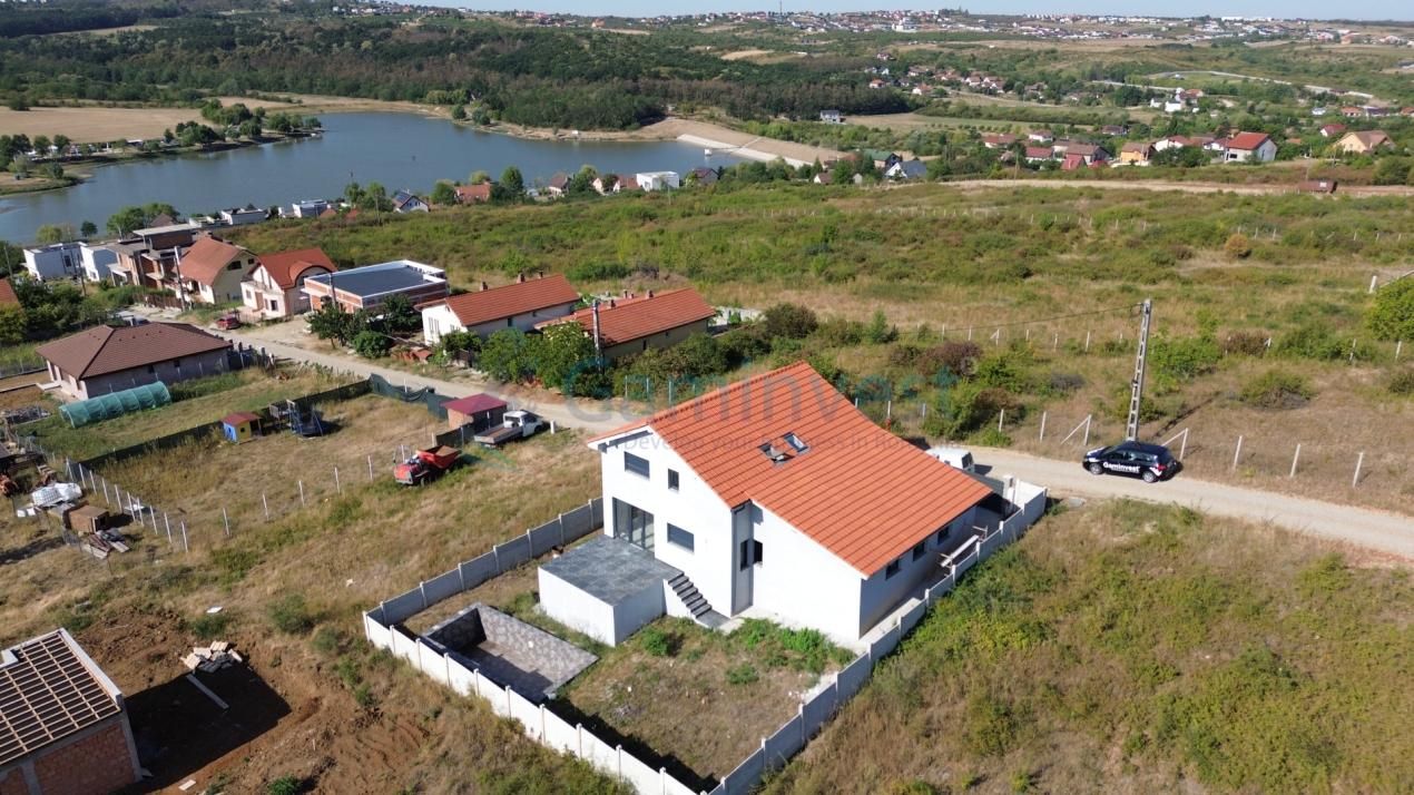 Casa de vanzare cu priveliste spre lac, in Paleu, Bihor – fotografia 2 din 23