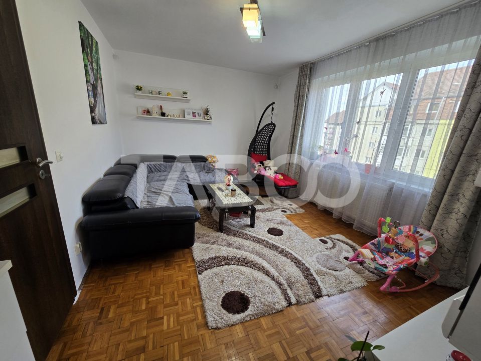 Apartament 2 camere de vanzare mobilat cu balcon in Terezian Sibiu – fotografia 2 din 14
