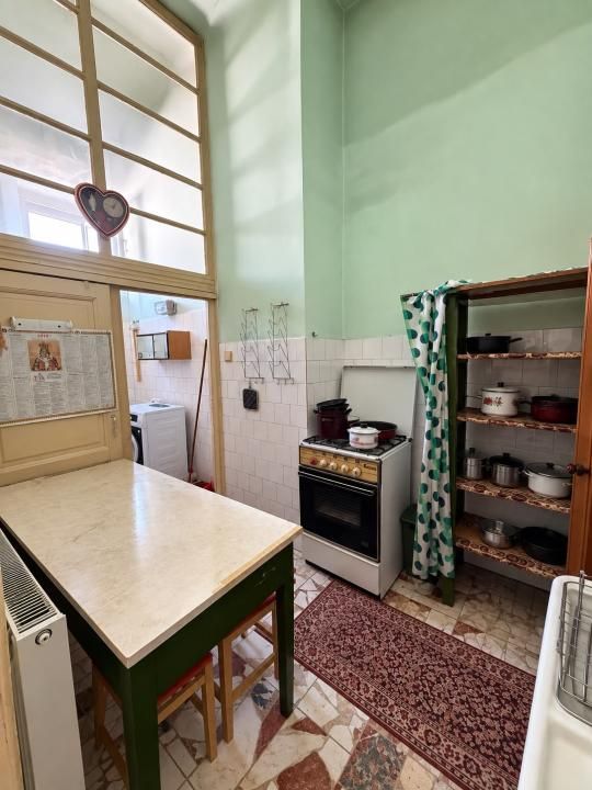 Apartament cu 2 camere de vanzare in Oradea, cladire istorica situat central – fotografia 6 din 7