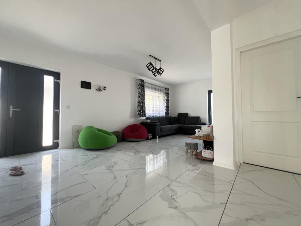 Duplex 3 camere, 72 mp utili, mobilat/utilat - Sanmihaiu Roman – fotografia 1 din 12