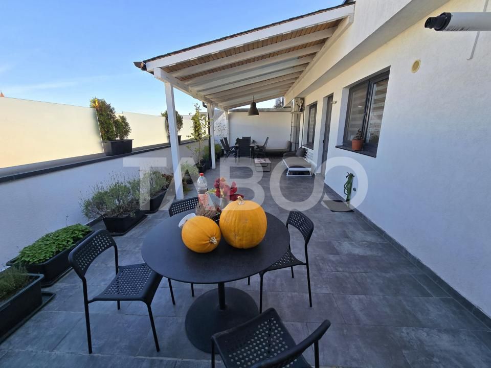 Penthouse 4 camere mobilat 2 bai 2 parcari terasa 72 mp Turnisor Sibiu – fotografia 1 din 20