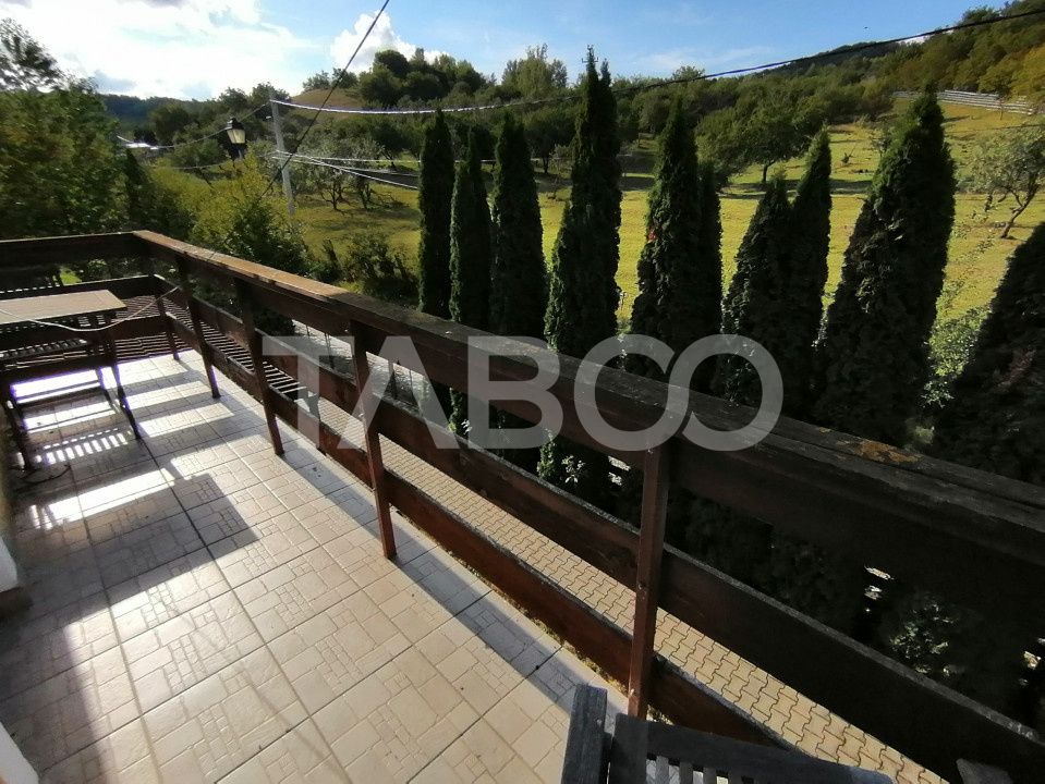 Pensiune 13 camere 16 bai sauna piscina si teren 1565 mp Cisnadioara – fotografia 33 din 42
