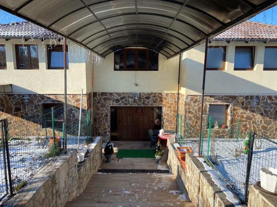 Conac exclusivist în Făget, 1.000 mp utili, teren 2.000 mp și piscină – fotografia 8 din 12