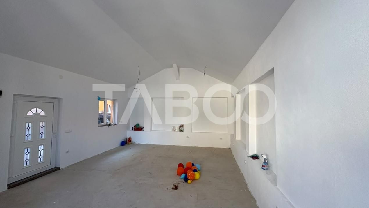 Spatiu comercial modern si versatil la prima inchiriere zona Lazaret – fotografia 2 din 3