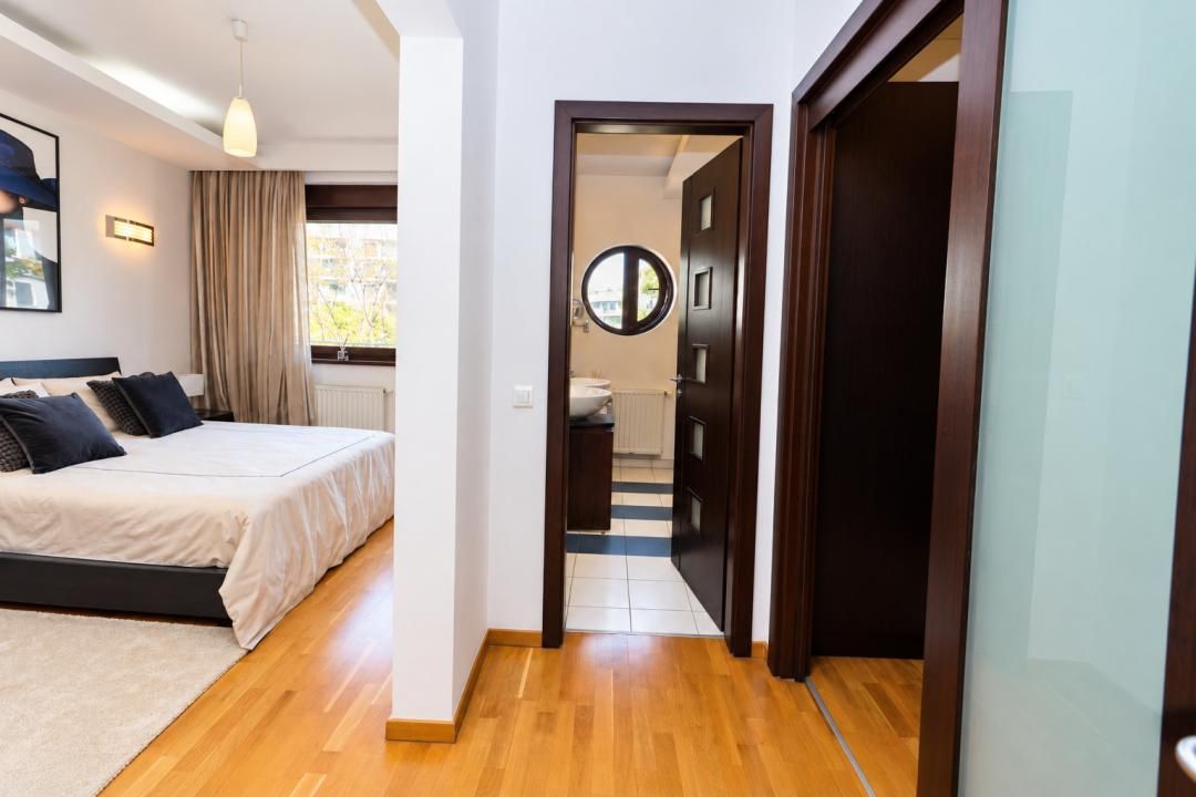 DUPLEX ÎN HERĂSTRĂU | 5 CAMERE | OFFICE | 3 BĂI | 4 BALCOANE | PARCARE 3 MAȘINI – fotografia 8 din 24