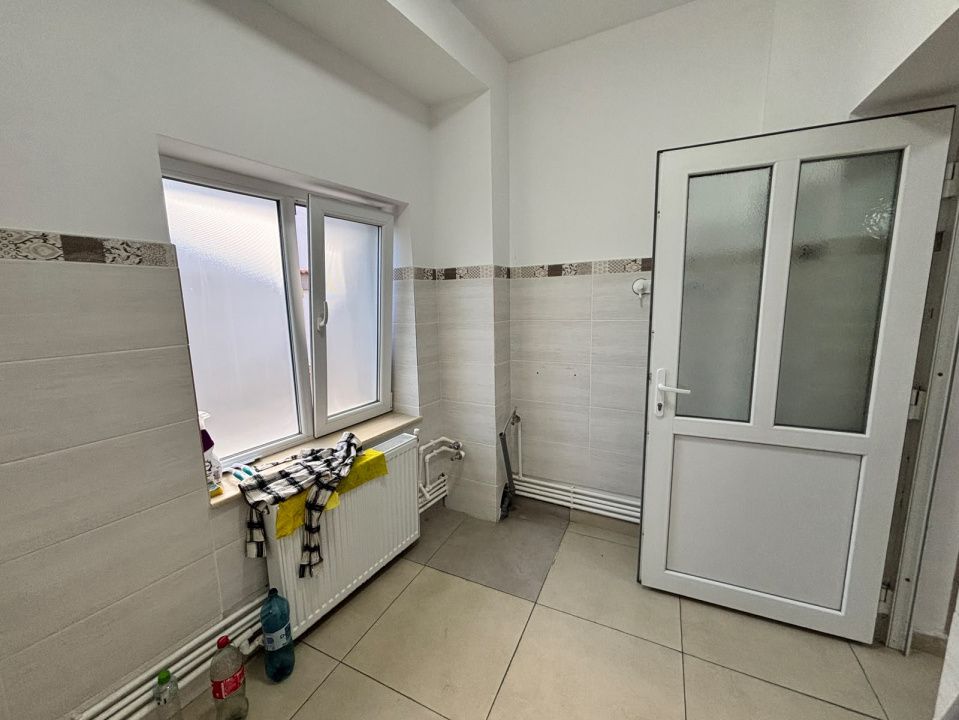 Spatiu comercial, Parter + Etaj , 120 mp, Zona Centrala – fotografia 8 din 11