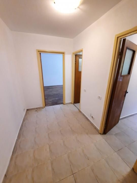 Drumul Taberei, Valea Oltului Brancusi, garsoniera parter, bloc 4 etaje, boxa – fotografia 11 din 28