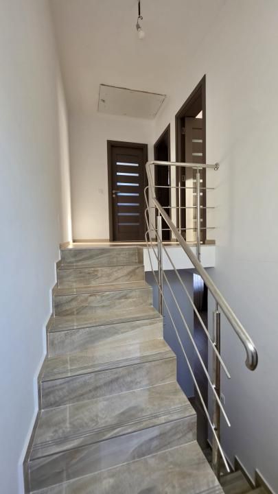 Casă tip duplex de vânzare — zona Capitol, Pitești – fotografia 11 din 12