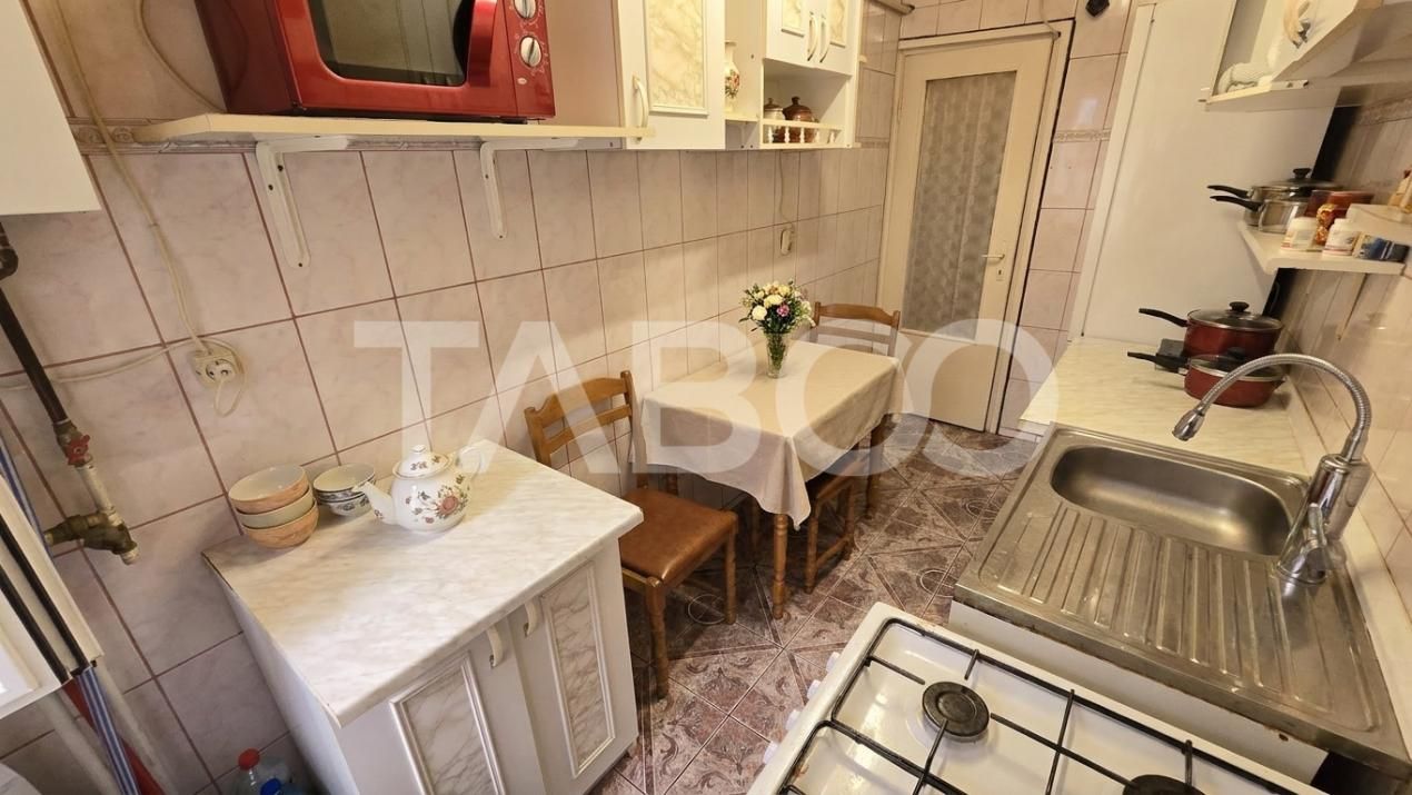 De vanzare - Apartament 83mp 4 camere decomandate etaj 1Vasile Aaron – fotografia 4 din 11