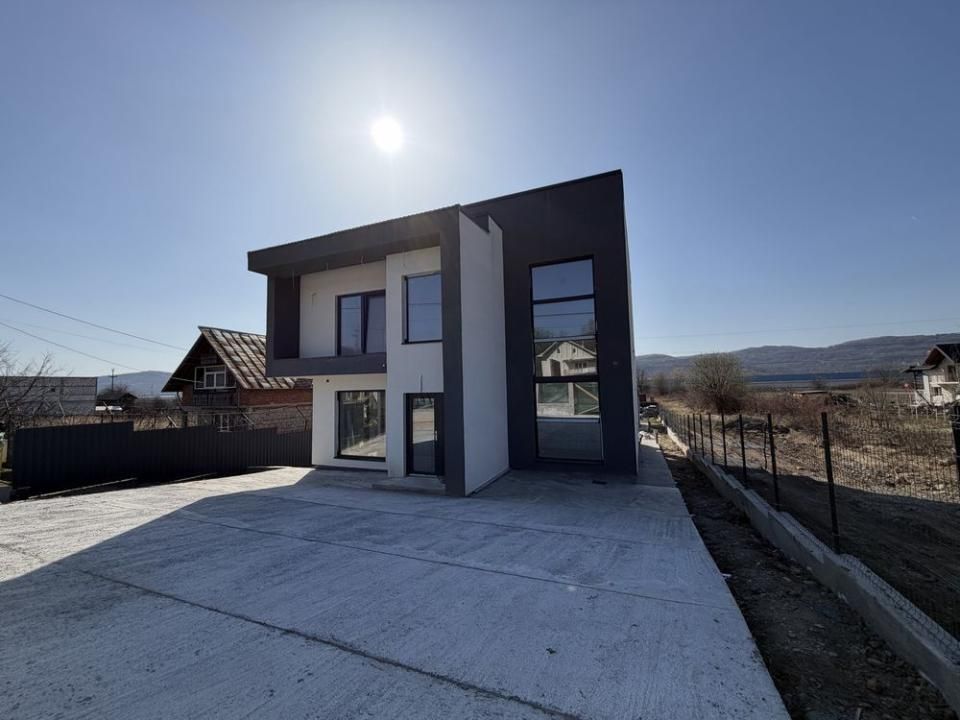 CASĂ MODERNĂ LA CHEIE în Curtea de Argeș | 1.000 MP TEREN | 4 camere + Anexe – fotografia 4 din 7