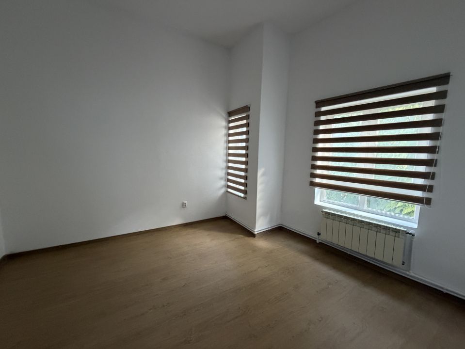 Spatiu de Birou de Inchiriat cu acces si Parcari CENTRU UltraCentral Alba Iulia – fotografia 2 din 16