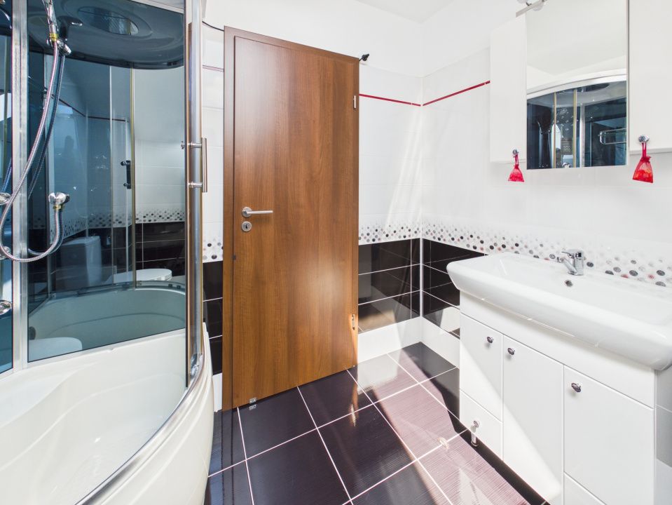 Casa cu priveliste de vis si potential turistic de pensiune in zona Bran – fotografia 31 din 46
