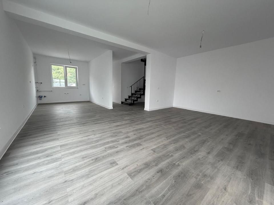 Duplex | 4 camere | Asfalt | Finisaje premium | Curte generoasa | – fotografia 2 din 20