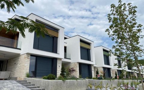Casa in Voronet, 118mp, 55mp terase,  390 mp teren, 3 Dormitoare, Rooftop 40 mp