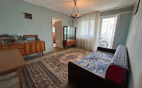 Apartament 2 camere, semidecomandat, 41mp, Craiovita, zona Niela.