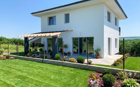 Casa individuala 4 camere, teren 400 mp-Dezmir