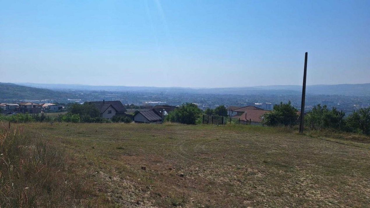 Terenur intravilan cu panoramă sudică – Cluj-Napoca, zonă Iris – fotografia 1 din 4