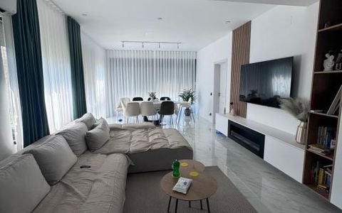 Casă modernă 4 camere – Calea Campulung, Pitești