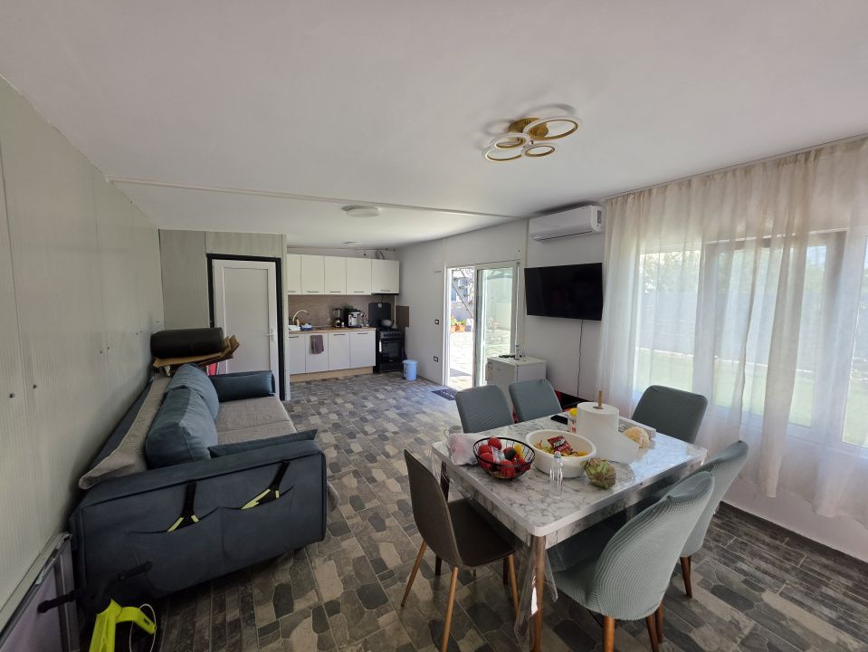 Oportunitate! Casa la sol cu pod amenajat, 4 camere, mobilata utilata, Valu Tr! – fotografia 11 din 12