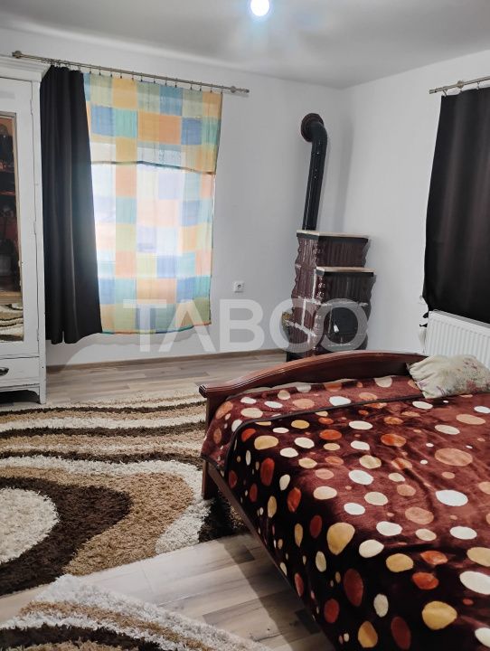 Casa de vanzare 2 camere front stradal 30m teren 1000mp in Seica Mare – fotografia 2 din 9