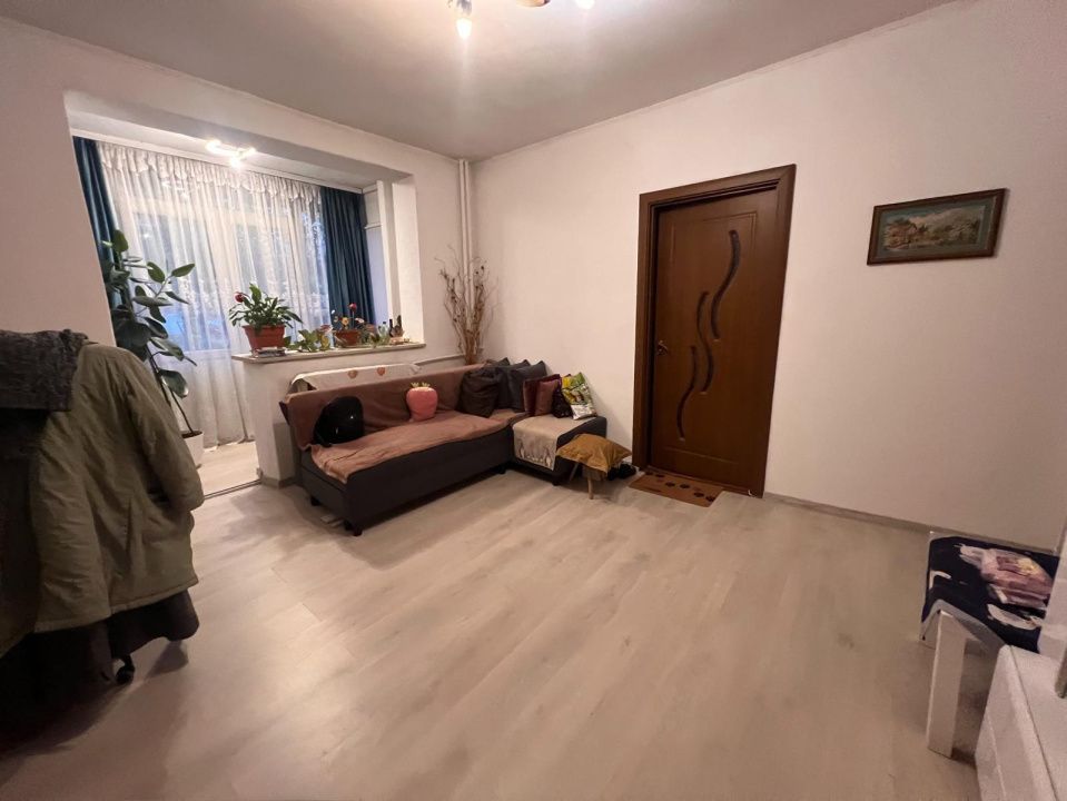 Apartament 3 camere, 61.11 mp, Calea Severinului, zona Scoala Nr. 12 – fotografia 1 din 8
