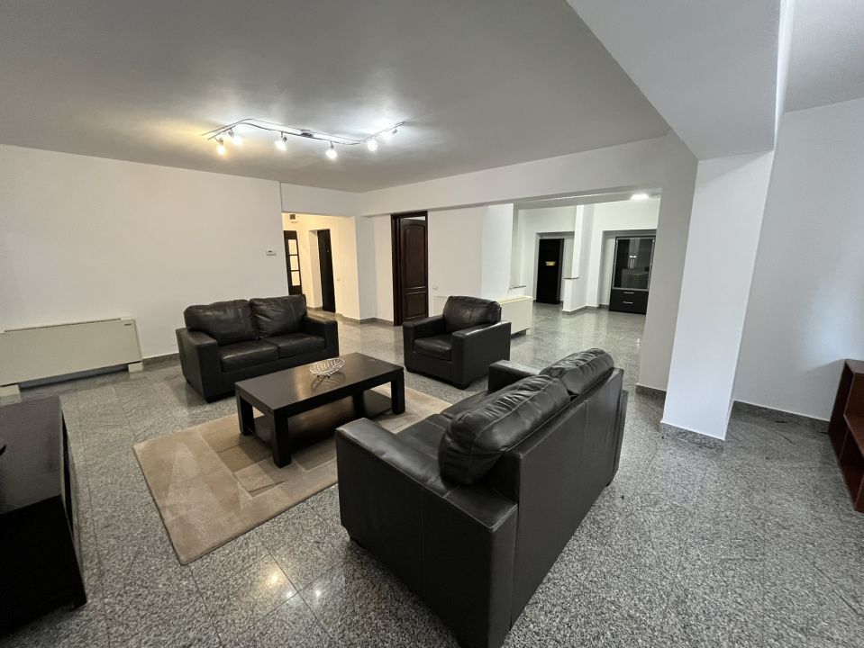 Apartament cu 5 camere de inchiriat - zona Aviatorilor – fotografia 3 din 19