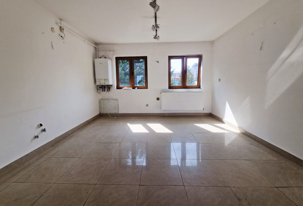 Apartament spatios si cu potential in Andrei Muresanu – fotografia 5 din 11