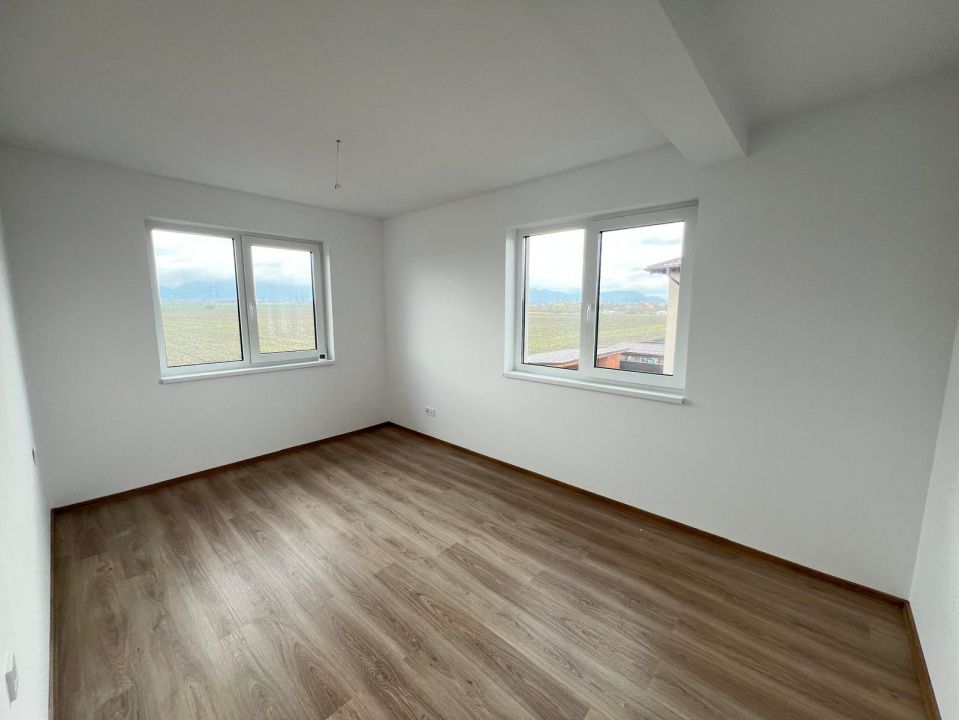 Casa-Duplex-4 camere-115mp-Curte-300mp-Utilitati-Sanpetru-Brasov – fotografia 5 din 19