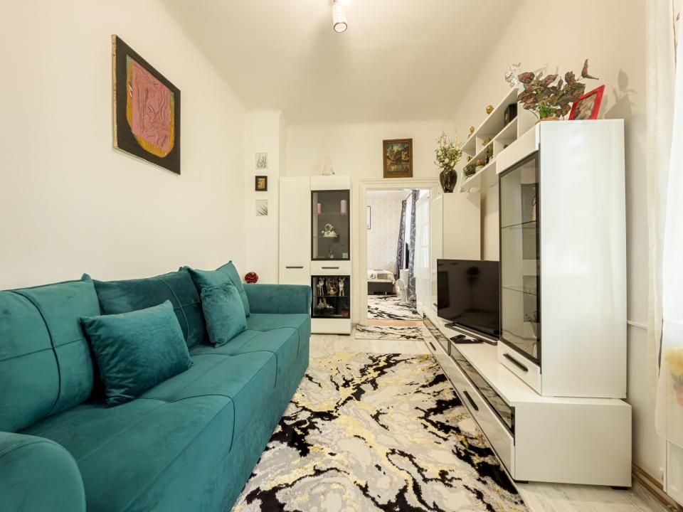 Apartament ultracentral | 2 camere | balcon 20 Mp | Pod pe toată suprafața – fotografia 5 din 17